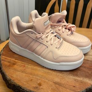 NWT Adidas cloud platform shoes